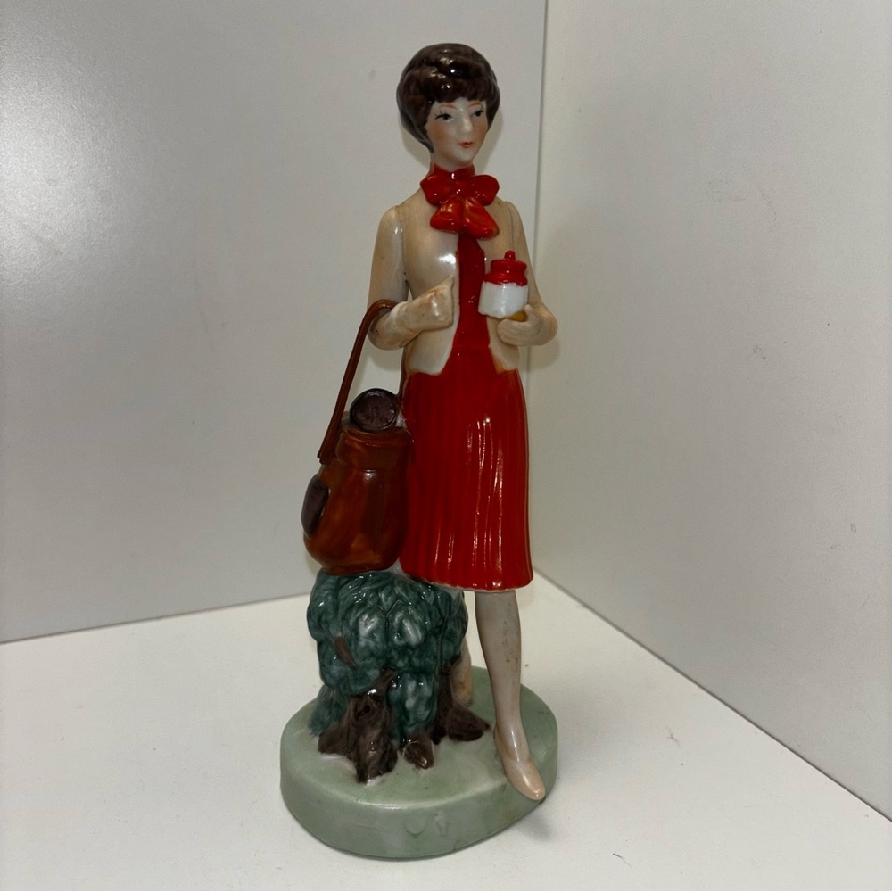 Tupperware Series II ceramic “Tupperware Lady” art deco style figurine